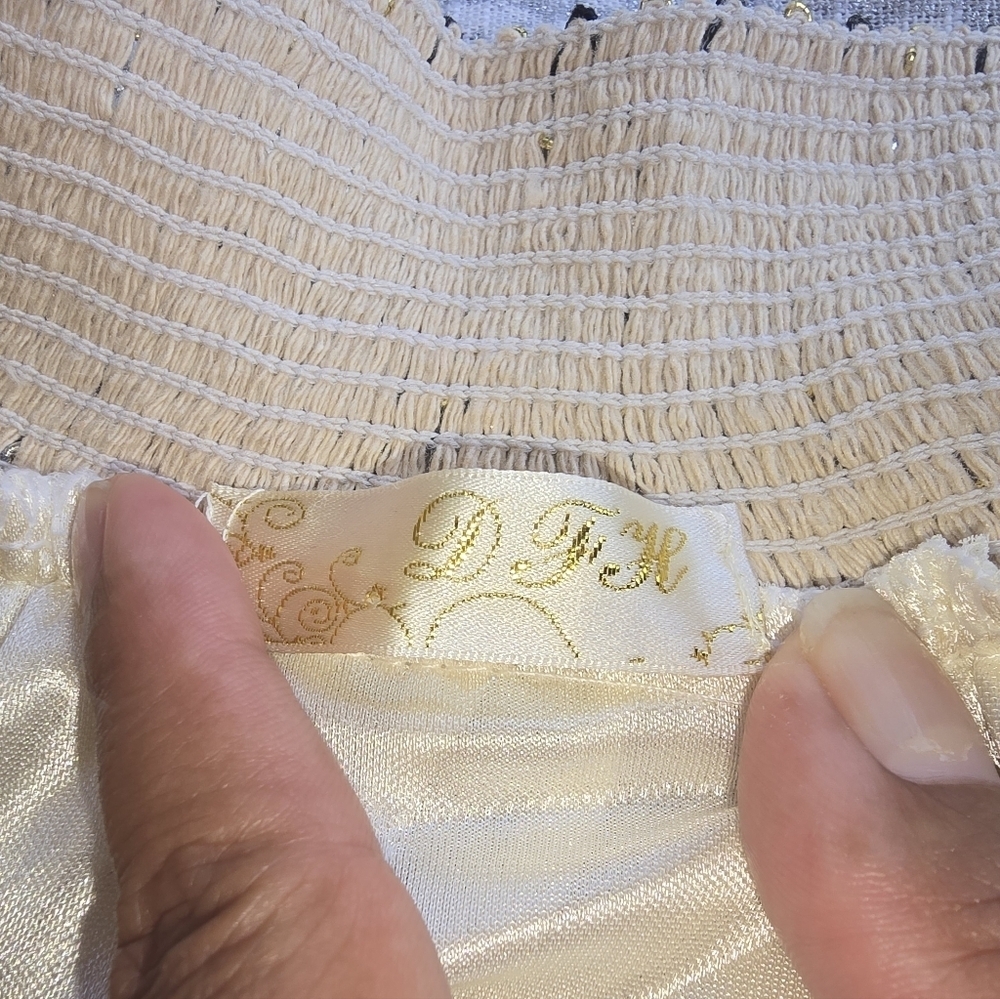 Elegant Cream Pleated Skirt. - Picture 7 of 8